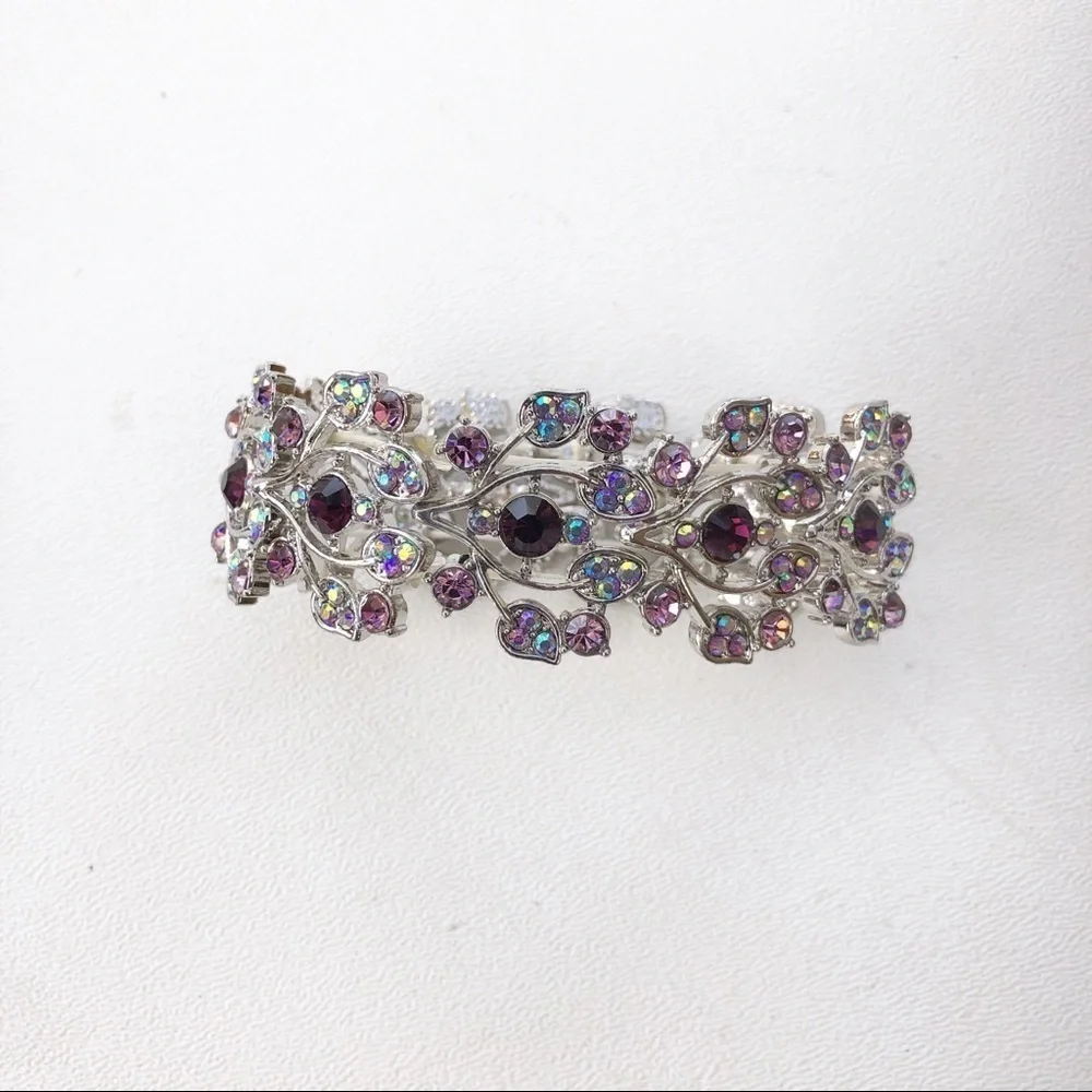 The Danbury Mint Stretch Bracelet seasonal
